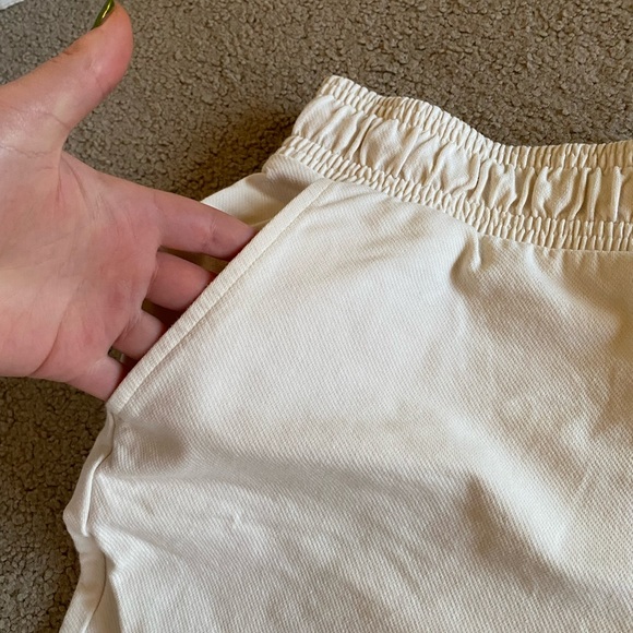 🌸A NEW DAY cream pants - Picture 3 of 4